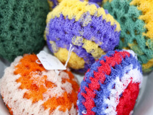 crocheted-dish-scrubbies