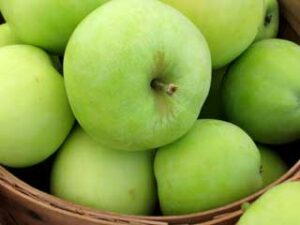 apples-in-basket